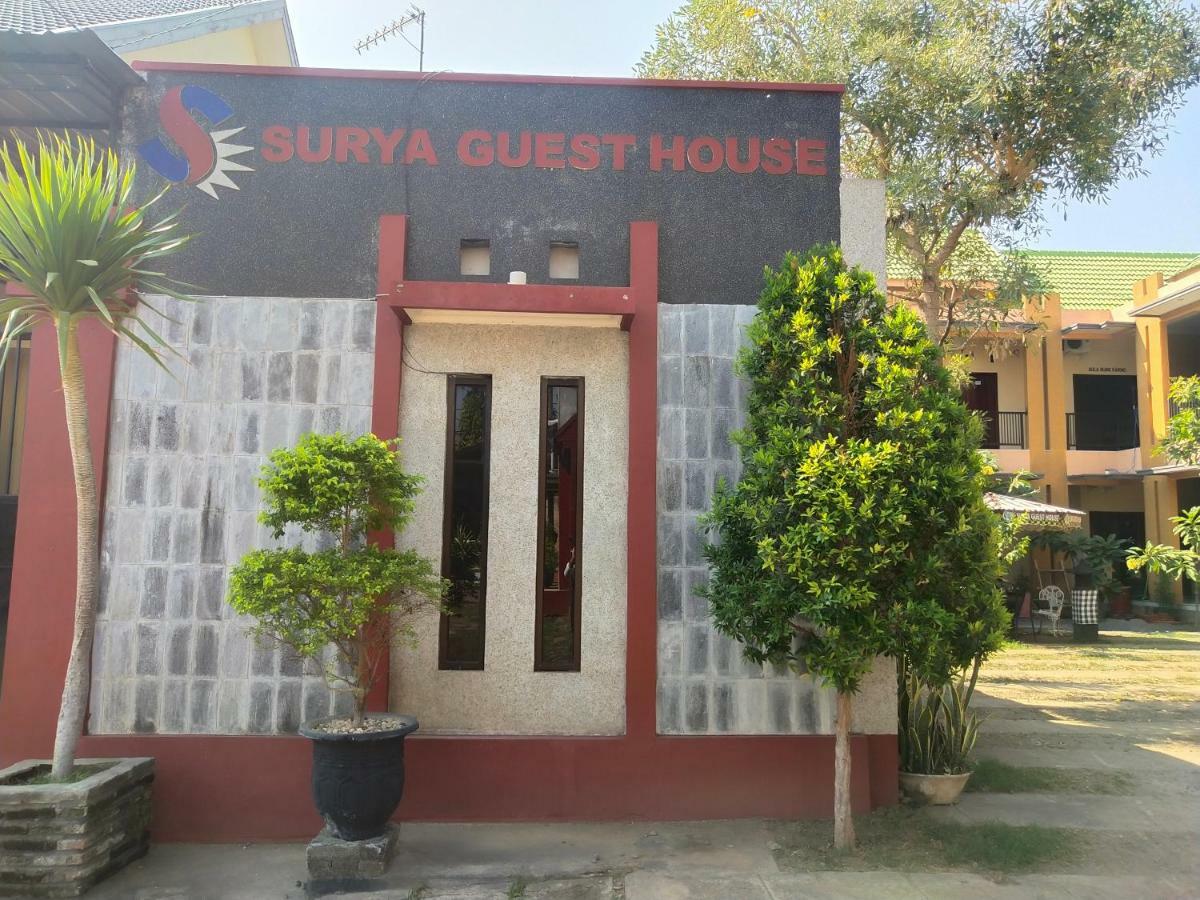 Surya Guest House Probolinggo Extérieur photo